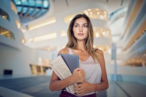 TRAINING ONLINE CAREER WOMAN