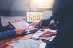 TRAINING ONLINE STRATEGY MANAGEMENT : FROM PLANNING TO EXECUTION