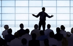 TRAINING ONLINE MANAGING WITH HEAD AND LEADING WITH HEART