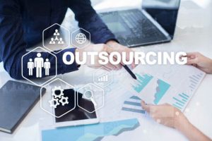 TRAINING ONLINE STRATEGIC OUTSOURCING: PILIHAN CERDIK DALAM MENGHADAPI PERSAINGAN USAHA