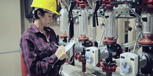 TRAINING ONLINE PERAWATAN MESIN DENGAN MENGGUNAKAN TOTAL PRODUCTIVE MAINTENANCE