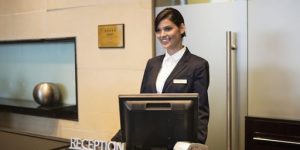TRAINING ONLINE THE OUTSTANDING RECEPTIONIST