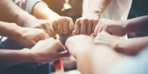 TRAINING ONLINE TEAM BUILDING PROGRAM, BUILDING LEADERSHIP AND TEAM SYNERGY