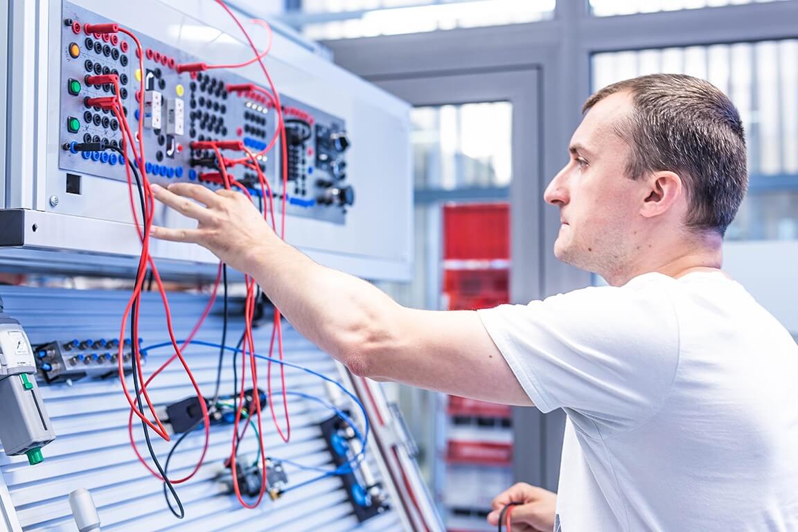 TRAINING ELECTRO PNEUMATIC SYSTEM PRINCIPLES AND APPLICATION Casa